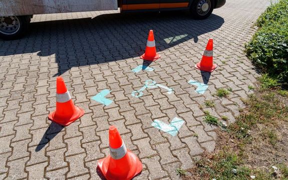 Az elektromos rollerek parkolhelyeit mr felfestettk Gyuln. Kp forrsa: dr. Grgnyi Ern polgrmester Facebook