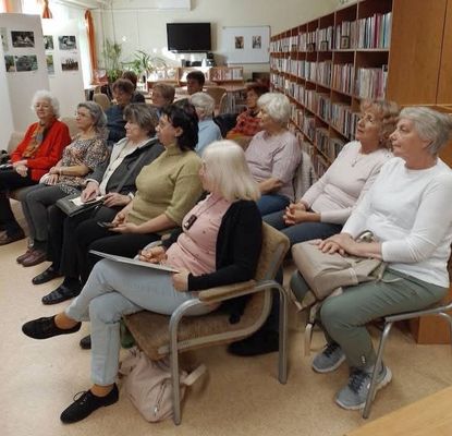 Az �r�n� k�z�ns�ge a Lencs�si fi�kk�nyvt�rban. K�p: Drimba P�tern�