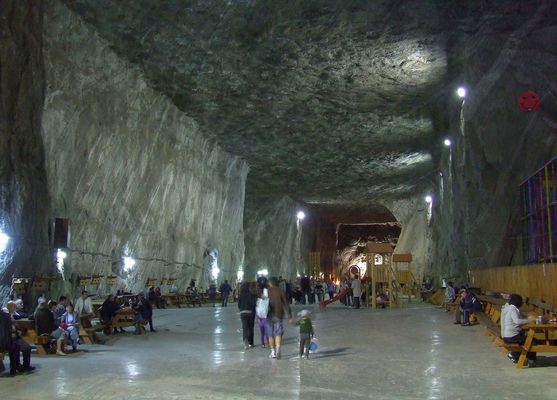 Ilyen volt 2005-ben, a parajdi sbnya, amelyet vente, szzezrek kerestek fel. Kp: Christo. Kp forrsa: Wikipdia