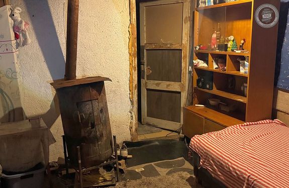 Az ellenrzsek clja tbbek kztt, a szexulis s a munkacl kizskmnyols minden formjnak (knyszermunka, adsrabszolgasg, hzi szolgasg – az n. „csicskztats”) feldertse s felszmolsa volt. Kpek: Kszenlti Rendrsg Nemzeti Nyomoz Iroda