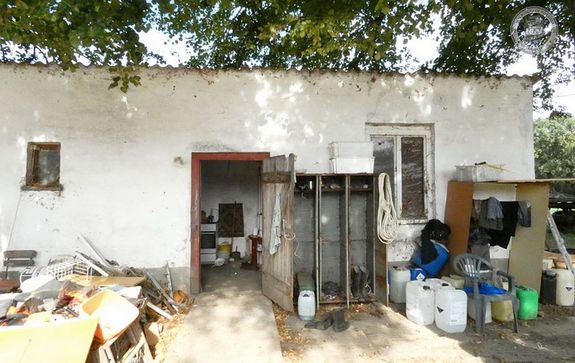 Az ellenrzsek clja tbbek kztt, a szexulis s a munkacl kizskmnyols minden formjnak (knyszermunka, adsrabszolgasg, hzi szolgasg – az n. „csicskztats”) feldertse s felszmolsa volt. Kpek: Kszenlti Rendrsg Nemzeti Nyomoz Iroda