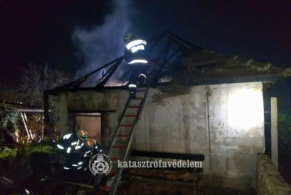 Tz keletkezett cstrtkn, dlutn, Bkscsabn, Frjes tanyn. Kp forrsa: Bks Vrmegyei Katasztrfavdelmi Igazgatsg   