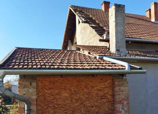 Kerti hulladk getse kzben keletkezett tz cstrtkn, dleltt, Csandapcn. Kp forrsa: Bks Vrmegyei Katasztrfavdelmi Igazgatsg