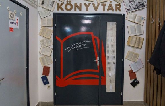 Kpek a Gyulai Erkel Ferenc Gimnzium s Kollgium megjult, bels tereirl. Kpek forrsa: dr. Grgnyi Ern polgrmester Facebook-oldala   