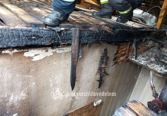 Tz keletkezett vasrnap, dleltt, Gyuln, a Ksmrki utcban. Kp forrsa: Bks Vrmegyei Katasztrfavdelmi Igazgatsg