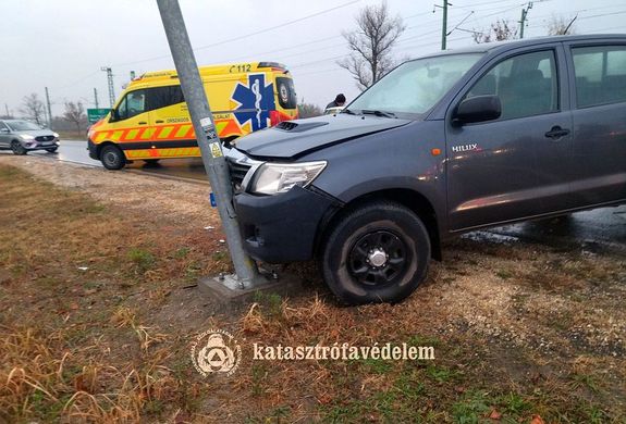 Kt szemlygpkocsi tkztt ssze szombaton, dlutn, a 47-es fton, Bkscsaba trsgben. Kp forrsa: Bks Vrmegyei Katasztrfavdelmi Igazgatsg