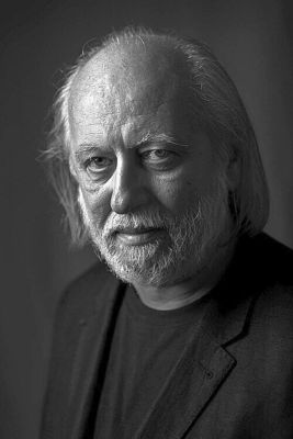  Krasznahorkai Lszl Dri Mikls felvteln. Megjelent Dri Miks Arcok cm knyvben. Kp forrsa: Wikipdia