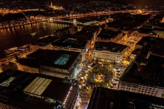 Vrsmarty Classic Xmas. Kp forrsa: budapestchristmas.com