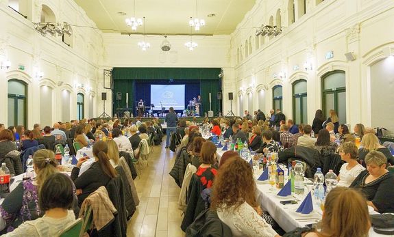 A szocilis munka napjt pnteken, Gyuln, a Vigadban nnepeltk. Kp forrsa: dr. Grgnyi Ern polgrmester Facebook-oldala   