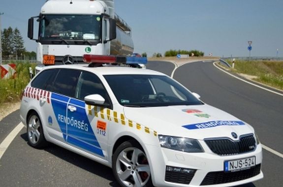 Magyarország útjain, november 17-e és 23-a között, egyhetes, rendőrségi ellenőrzés lesz. Kép: Police.hu Magyarország útjain, november 17-e és 23-a között, egyhetes, rendőrségi ellenőrzés lesz. Kép: Police.hu