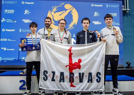 A Szarvasi Harcmvsz s Kzdsport Egyeslet versenyzi. Kp forrsa: Szerz