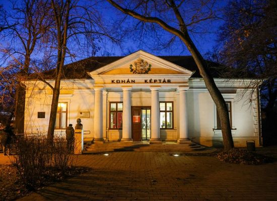  Gyuln, a Kohn Kptrban, 2026. februr 15-ig lthat a Koszta Roz 100 killts. Kp forrsa: Kohn Kptr Facebook-oldala