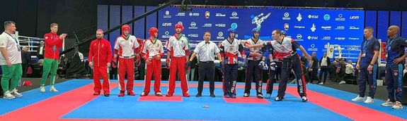 Pillanatkp a vilgbajnoksgrl. A magyar csapat pirosban, kzpen Viczin Dniel. Kp forrsa: Szerz   