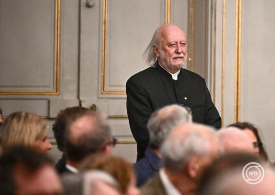 A 2025-s, irodalmi Nobel-djat elnyer Krasznahorkai Lszl r eladst tart a Svd Akadmin, 2025. december 7-n. Kpek: MTI / EPA / TT Hrgynksg / Claudio Bresciani