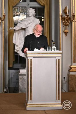 A 2025-s, irodalmi Nobel-djat elnyer Krasznahorkai Lszl r eladst tart a Svd Akadmin, 2025. december 7-n. Kpek: MTI / EPA / TT Hrgynksg / Claudio Bresciani