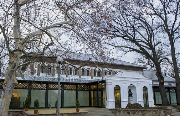 A gyulai Vigadóban, holnap, este, ünnepi koncert lesz a Pánczél Imre EGYMI javára. Kép forrása: MTI / Rosta Tibor A gyulai Vigadóban, holnap, este, ünnepi koncert lesz a Pánczél Imre EGYMI javára. Kép forrása: MTI / Rosta Tibor