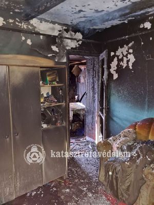 Csaldi hz gett Kungotn, a Dzsa utcban, szombaton, reggel. Kpek forrsa: Bks Vrmegyei Katasztrfavdelmi Igazgatsg