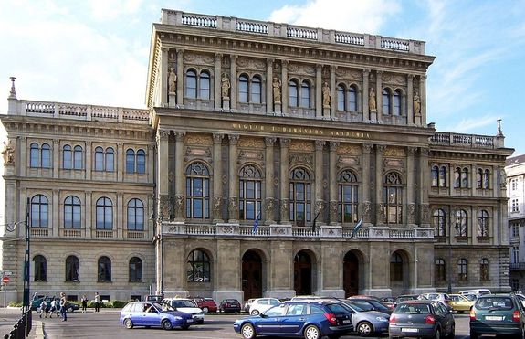 A Magyar Tudomnyos Akadmia alaptsnak ideje 1825. november 3. Forrs s kp: Wikipdia
