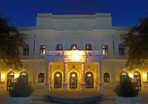  A Magyar Tetrum letmdjat Seregi Zoltn, a Bkscsabai Jkai Sznhz igazgatja vehette t. Kp forrsa: Bkscsabai Jkai Sznhz