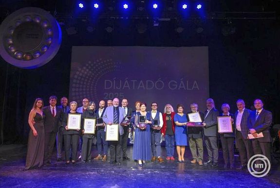 Kitntetettek a budapesti Jzsef Attila Sznhzban, 2025. december 8-n. Kp: MTI / Purger Tams