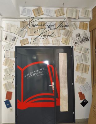 A Krasznahorkai Lszl Knyvtrban tervezik, hogy Krasznahorkai-sarok is lesz. Kp forrsa: Erkel Ferenc Gimnzium s Kollgium Facebook-oldala