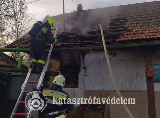 Villanyra szekrny gyulladt meg egy fldszintes csaldi hz oldaln, kedden, dleltt Bkscsabn, a Fnyesi utcban. Kp forrsa: Bks Vrmegyei Katasztrfavdelmi Igazgatsg