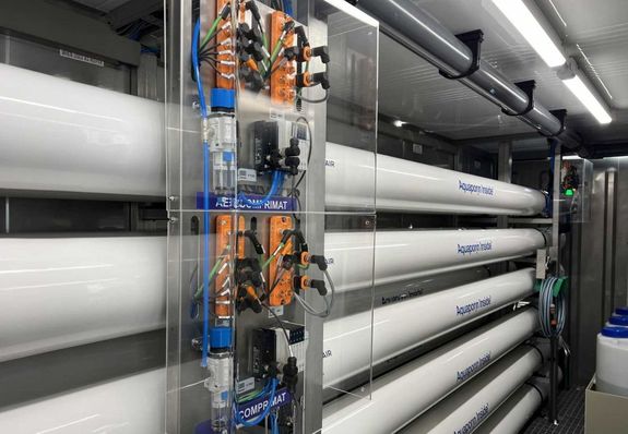 A s�talan�t� automatikus szerkezet, csak akkor l�p m�k�d�sbe, amikor a Kis-K�k�ll� viz�nek s�tartalma meghaladja a megengedett �rt�ket. K�p: R�k�czi Kinga / Maszol.ro