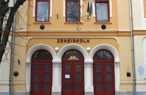 A kar�csonyi hangverseny ma, 18 �rakor kezd�dik a gyulai zeneiskol�ban. K�p forr�sa: erkelmuveszeti.hu