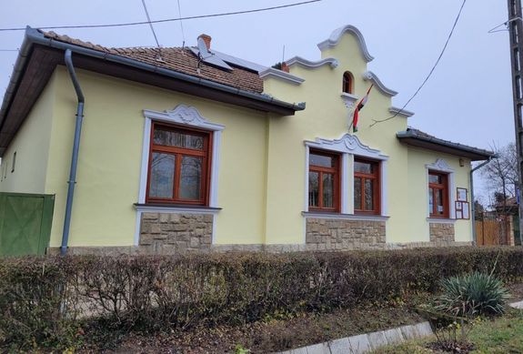 A B�k�s v�rmegyei Csabacs�d�n 40 milli� forintb�l sz�letett �jj� a k�nyvt�r, amely magasabb sz�nvonalon szolg�lhatja ki az olvas�kat. Forr�s �s k�pek: Vincze M�t� helyettes �llamtitk�r Facebook oldala      