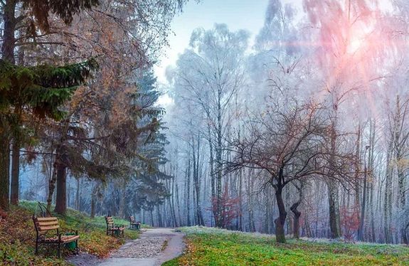 A k�d nagyobb es�llyel d�len �s a Tisz�nt�lon fokozatosan ritkul, egyes r�szeken fel is oszlik, �s kis�t a nap. A k�p illusztr�ci�. K�p: DepositPhotos   