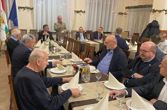 Nagy Zolt�n nyug�llom�ny� ezredes, a szervezet vezet�je besz�molt a 2025-�s �vr�l �s ismertette a j�v� �vi feladatokat a Magyar Tartal�kosok Sz�vets�ge B�k�s V�rmegyei Szervezet�nek �vz�r�j�n. K�p forr�sa: Szerz�