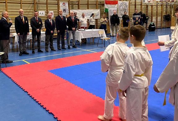  A b�k�scsabai karate verseny k�pei. K�pek forr�sa: Szerz�