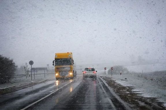 Szenteste napj�n, kiterjedt csapad�kz�na �rkezik az orsz�g fel�. Van, ahol havas es�re, havaz�sra is sz�m�tani kell. A k�p illusztr�ci�. K�p: Shutterstock