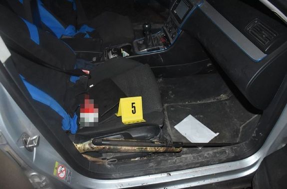 Elpusztult vadakat �s k�b�t�szer gyan�j�t kelt� anyagot tal�ltak a rend�r�k a Szeghalmon le�ll�tott aut�ban. K�pek: B�k�s V�rmegyei Rend�r-f�kapit�nys�g