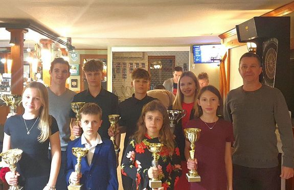 A b�k�scsabai JALTE-Debreczeni team k�l�nd�jasai. K�p forr�sa: Szerz�