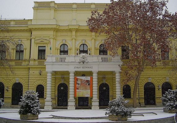  Holnap mutatj�k be a B�k�scsabai J�kai Sz�nh�zban, Arany J�nos m�v�t, a Rege a csodaszarvasr�l c�m� magyar eredetmond�t. K�p forr�sa: Wikip�dia   