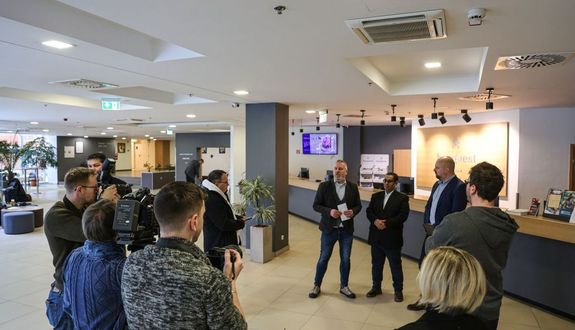 A kast�lybeli, szilveszteri adom�nyokat tegnap, a Hunguest Hotel Gyula hallj�ban adt�k �t a szervez�k az alap�tv�ny jav�ra. K�p forr�sa: Gyulai Alm�sy-kast�ly L�togat�k�zpont Facebook-oldala   