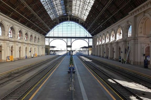 A fejleszt�ssel igyekeznek k�zelebb vinni a 19. sz�zadi p�lyaudvart a mai kor elv�r�saihoz. A k�p illusztr�ci�. K�p: M�V-csoport   