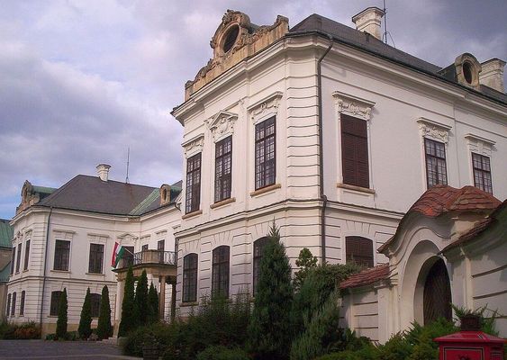 A veszpr�mi �rseki palota. K�p forr�sa: Wikip�dia