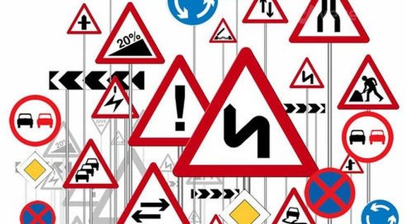 A hat�lyos KRESZ �tven�ves. Az elm�lt f�l �vsz�zadban, nagyot v�ltozott a vil�g, A KRESZ k�z�s �gy�nk, alkossuk meg egy�tt – k�ri L�z�r J�nos �p�t�si �s k�zleked�si miniszter. K�p: L�z�r J�nos miniszter Facebook-oldala