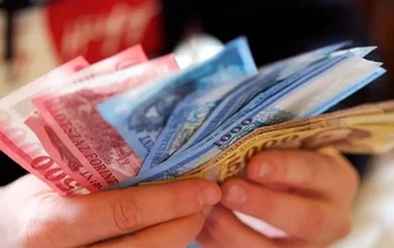 A d�vav�nyai f�rfi bolti elad�, p�nzt�ros munkak�rben dolgozott egy h�dmez�v�s�rhelyi sz�khely�, italkereskedelemmel foglalkoz� c�g gyomaendr�di �s d�vav�nyai �zleteiben. A munkaad�j�t lopta meg. A k�p illusztr�ci�. K�p: Shutterstock   