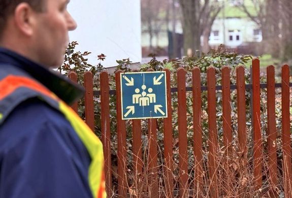 Az �p�letekben robban�szert, robbant�sra alkalmas eszk�zt sehol nem tal�ltak a rend�r�k. K�pek: Police.hu   