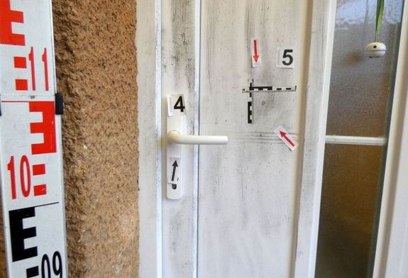 Egy �jszaka alatt 8–10 h�zba surranhatott be k�t f�rfi, Orosh�z�n. Nem j�rtak t�l sok sikerrel. K�pek: B�k�s V�rmegyei Rend�r-f�kapit�nys�g