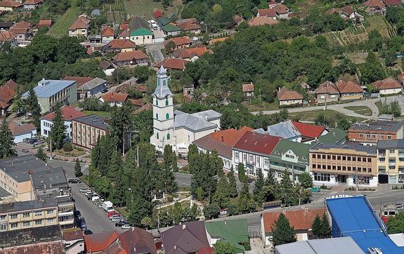 A szil�gycsehi reform�tus templom m�eml�k, a v�ros k�zpontj�ban �ll. K�p forr�sa: Wikip�dia