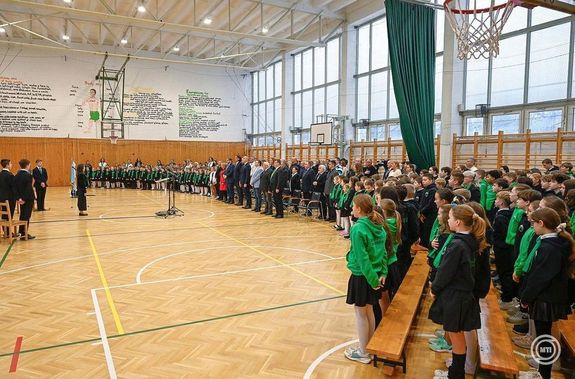 Sz�z �ve sz�letett Grosics Gyula. Sz�let�s�nek �vfordul�j�n, �nneps�get rendeztek a r�la elnevezett, �jbudai �ltal�nos iskol�ban. K�p: MTI / M�th� Zolt�n