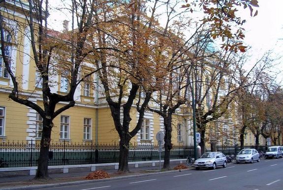 A Gyulai T�rv�nysz�k febru�r 6-�n, p�nteken, ma, els� fokon �t�letet hozott a b�k�scsabai hotelban k�sel� f�rfi �gy�ben. K�p: birosag.hu