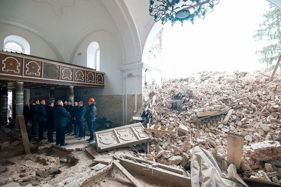 A templomtorony a leoml�sa ut�n. K�pek forr�sa: Kronika.ro