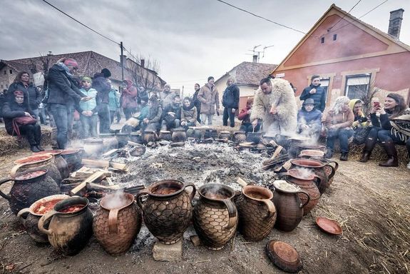 K�pek a kor�bbi, moh�csi bus�j�r�sokr�l. K�pek forr�sa: www.mohacsibusojaras.hu