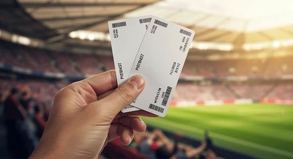 Sportm�rk�z�sre �s koncertekre k�sz�tettek, �rultak hamis bel�p�ket a Heves v�rmegyei f�rfiak, akiket a B�k�s v�rmegyei, b�k�scsabai rend�r�k fogtak el. A k�p illusztr�ci�. K�p: Shutterstock