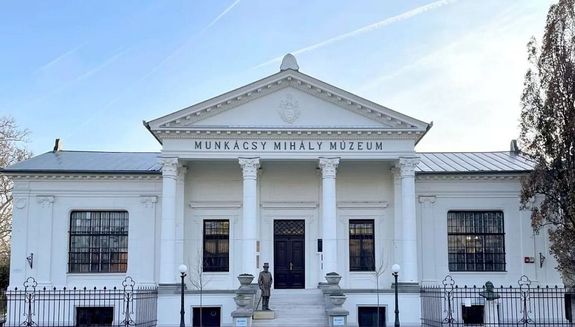 B�k�scsab�n, a Munk�csy Mih�ly M�zeumban, holnap z�rul Martin G�bor �s Martin Wanda k�z�s ki�ll�t�sa. K�p forr�sa: Munk�csy Mih�ly M�zeum